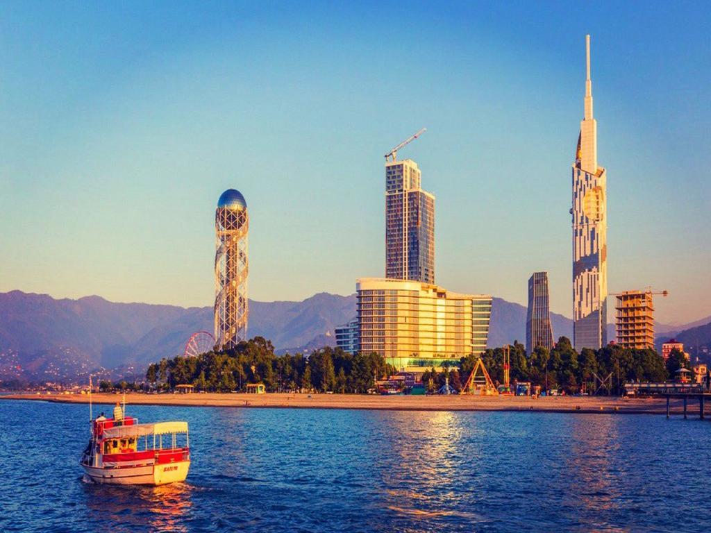 Sister'S Warm Guest House Batumi Exteriör bild