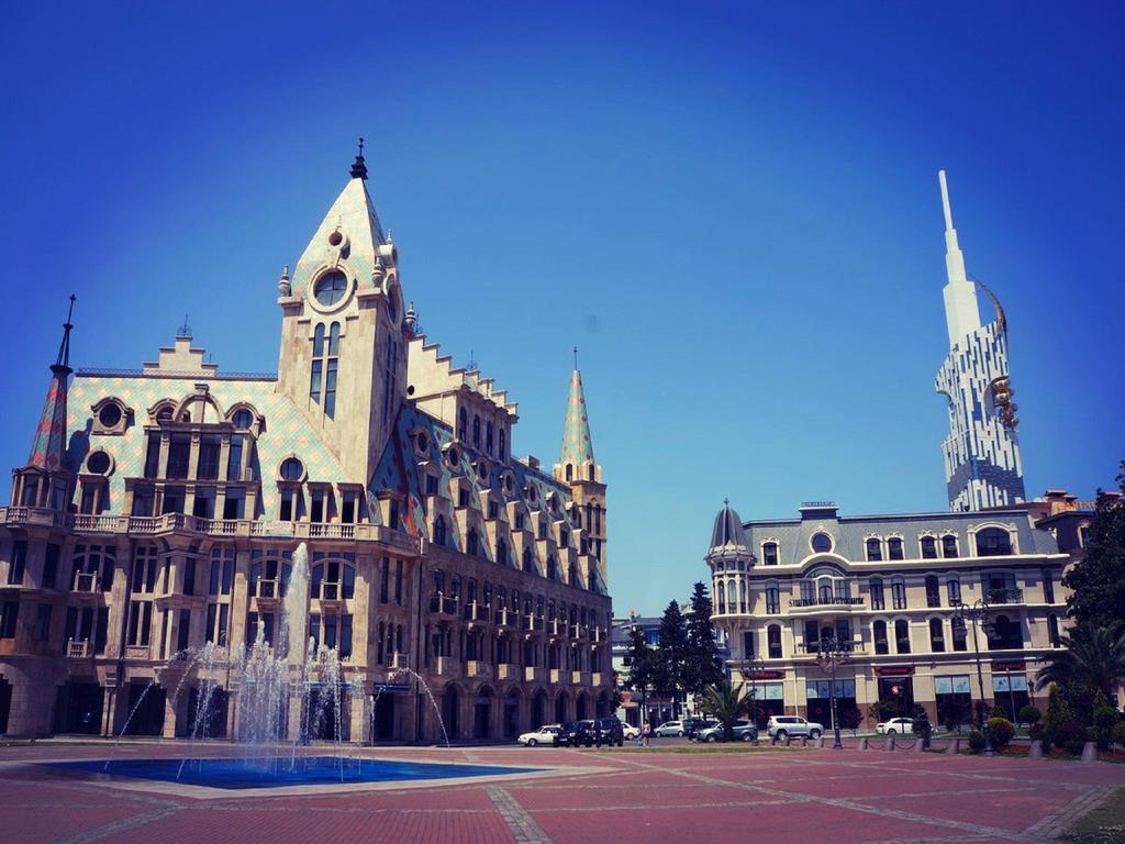 Sister'S Warm Guest House Batumi Exteriör bild