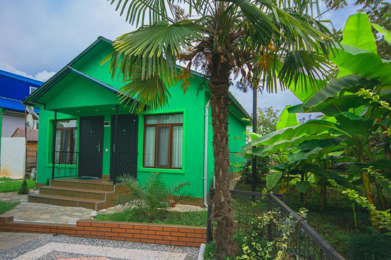 Sister'S Warm Guest House Batumi Exteriör bild