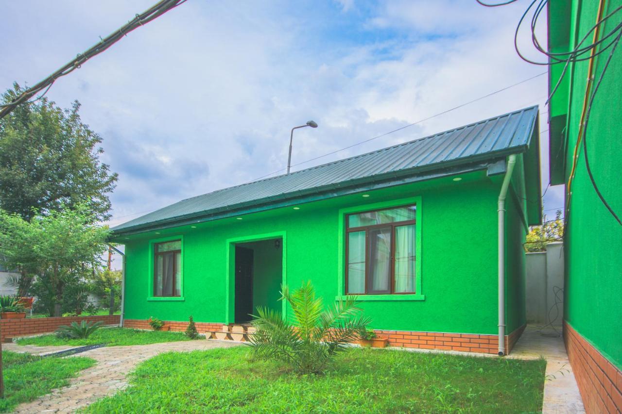 Sister'S Warm Guest House Batumi Exteriör bild